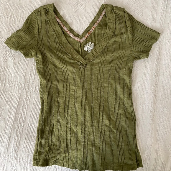 Pilcro double V neck Baby Tee - Picture 3 of 3